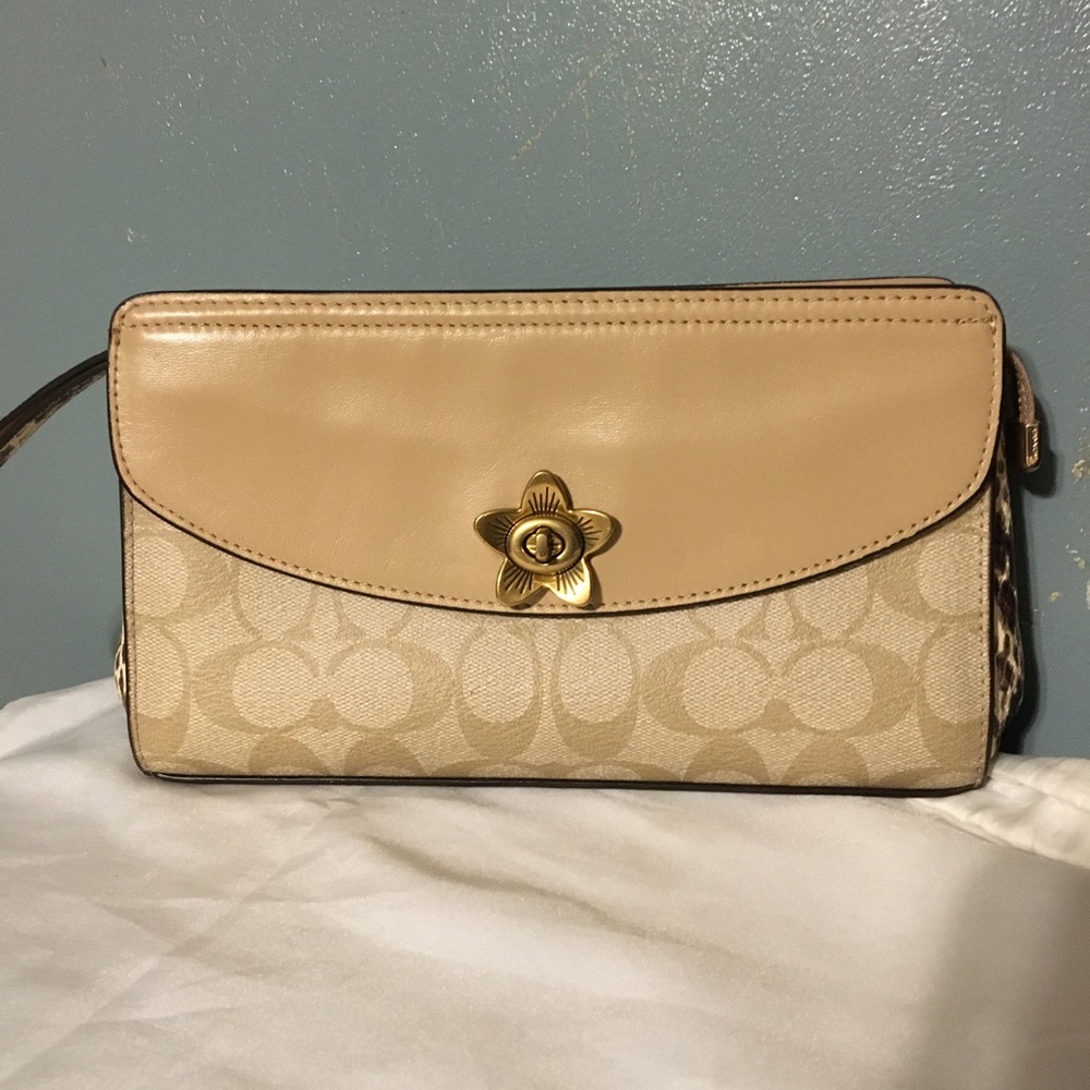 Coach Large Wristlet Wallet Clutch Purse Bag Signature Wildflower Turnlock